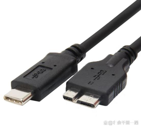 电脑的硬盘和其数据线在那