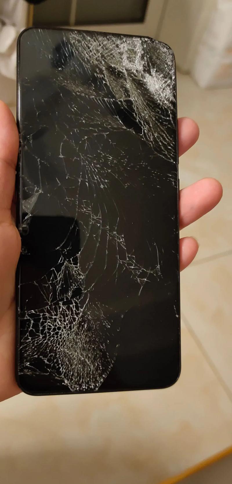 手机屏幕抗摔需要满足什么条件