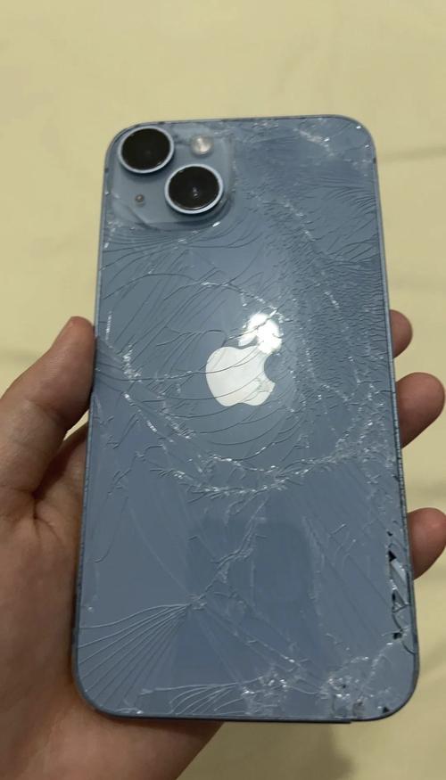 苹果6屏幕摔碎了,但不影响使用,如果换屏幕需要多少钱?