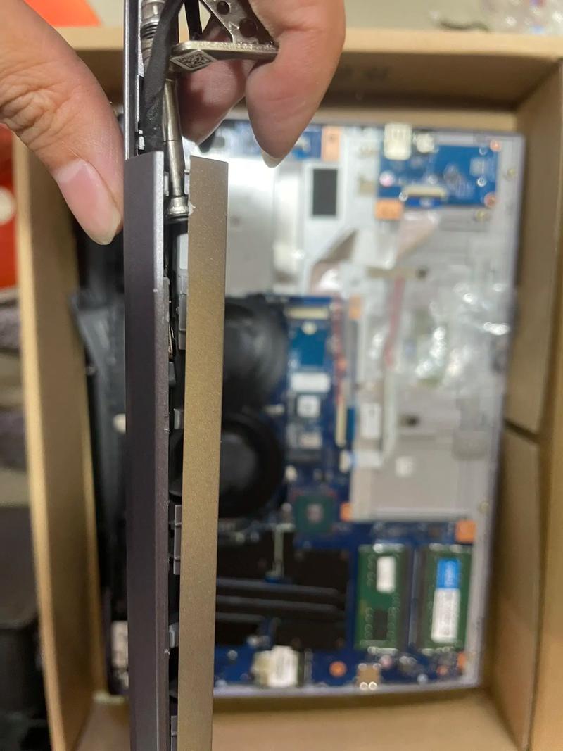 神舟笔记本出现外壳破碎的状况该如何解决?