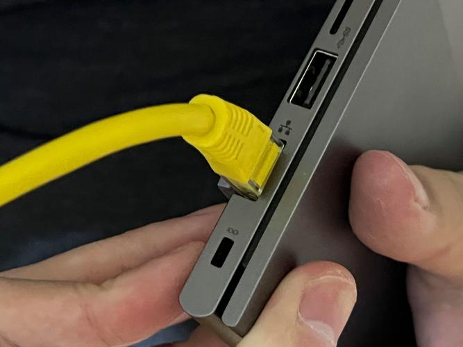 电脑上的硬盘接口有几个?