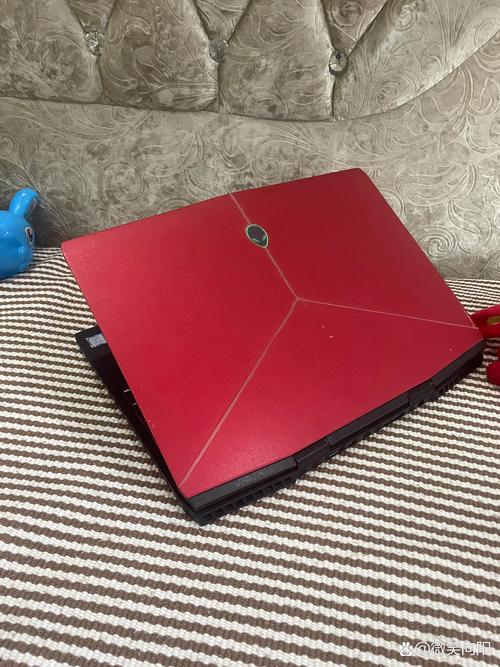 ...室友花了5000多买了个外星人m15x。i7,860的显卡。还带固态