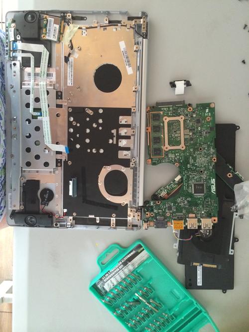 华硕笔记本x201e可以换内存条吗?我原本的2GB想拆下来装4GB的但是发现是...