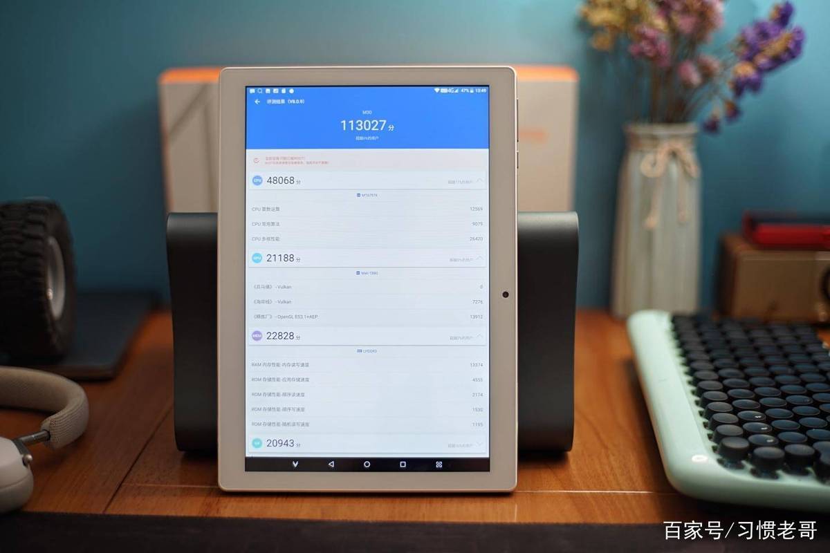 MP4台电和蓝魔的哪个牌子比较好?具体台电M30与蓝魔RM970哪个续航时间比较...