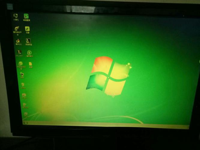 电脑为什么会绿屏,怎么解决