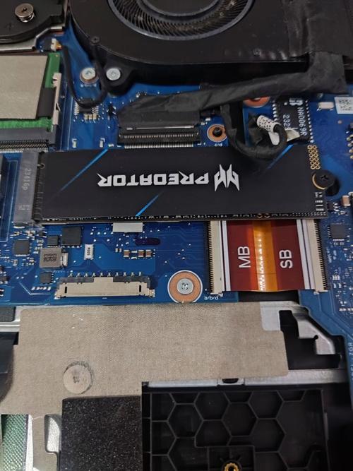 怎么给笔记本加固态硬盘