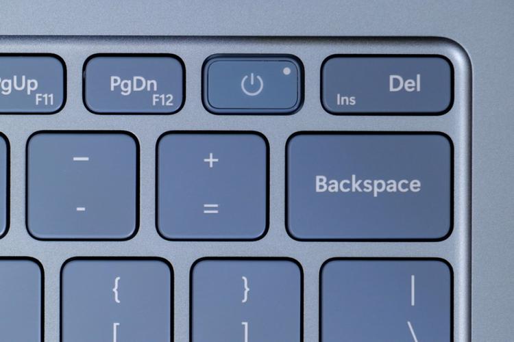 微软window平板电脑怎样呼出桌面键盘?
