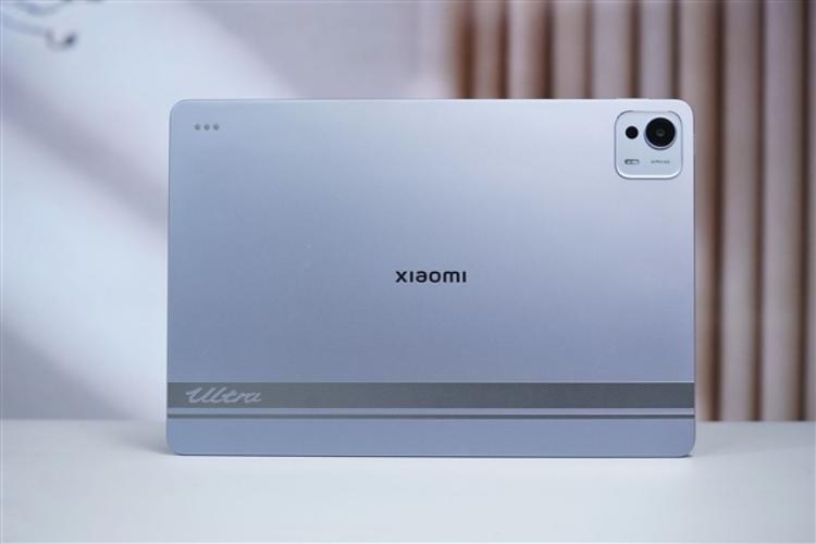 世界上近来最大尺寸的平板