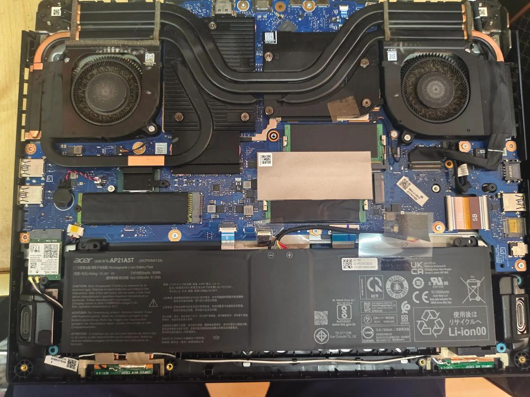 惠普笔记本怎么拆卸后盖?怎么拆开惠普笔记本的后盖?