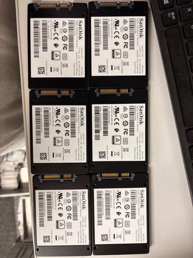 一个台式机同时装两个固态硬盘可以吗