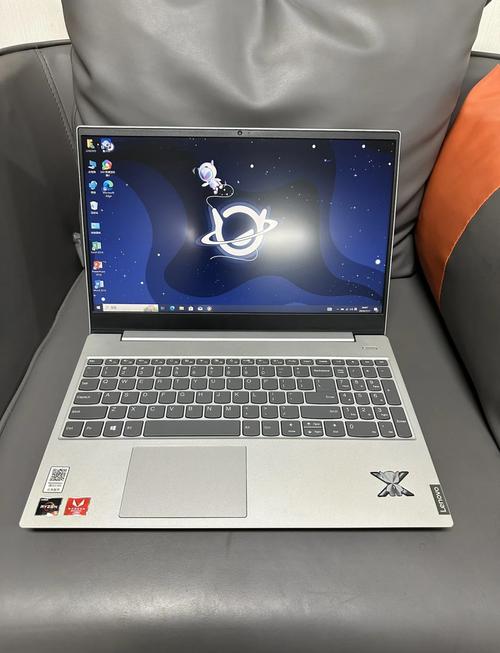 我的是x240的thinkpad超薄本,用的I3的4010U的低功耗CPU,想换成I7的...