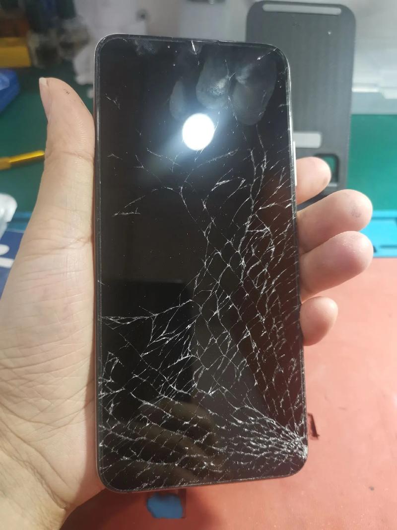 换个手机屏需要多少钱华为