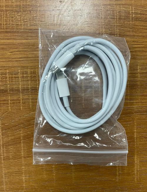 苹果电脑充电口有5个触点哪两个是充电的啊