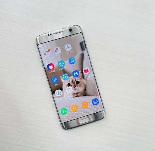 新买的三星s7edge手机屏幕摔碎了。换一个要多少钱?