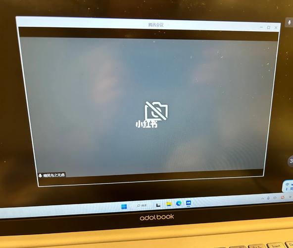 华硕笔记本摄像头打不开,驱动也装不上,在设备管理器里面找不到摄像头...