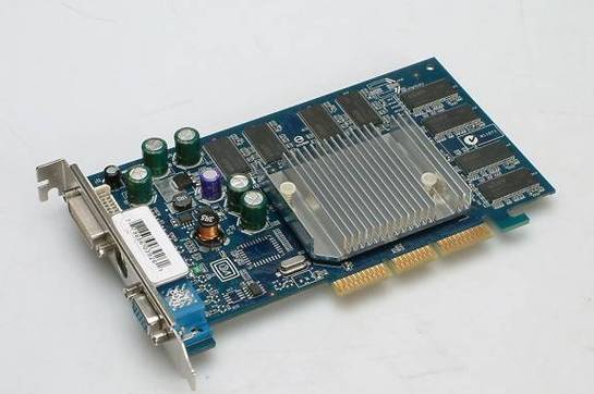 因为旧电脑显卡坏了,现想收块二手的FX5200显卡,大约多少钱?