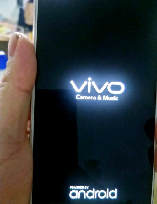 N958GB手机开机显示正在安装。