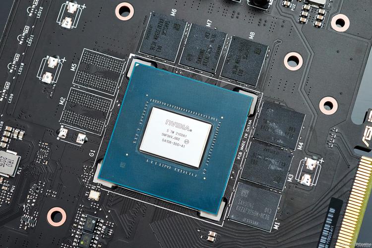 联想笔记本电脑的屏幕一闪一闪的,怎么回事?