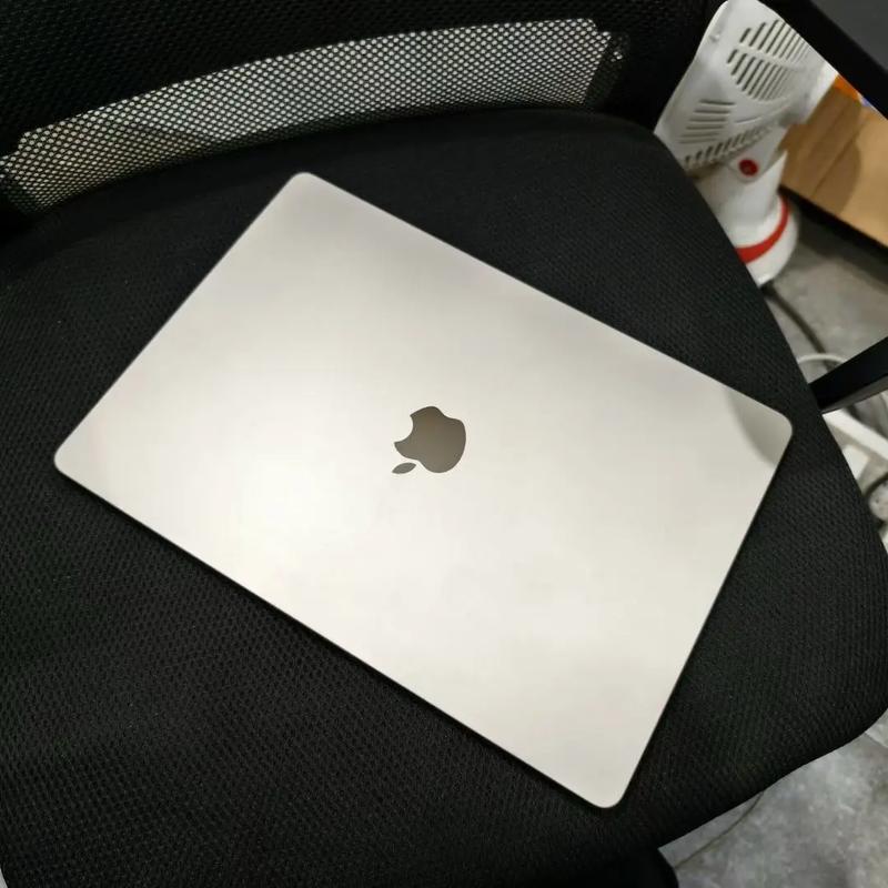 新产macbookair更薄