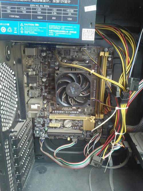 电脑哪个是硬盘驱动连接线电脑主机硬盘线在哪里