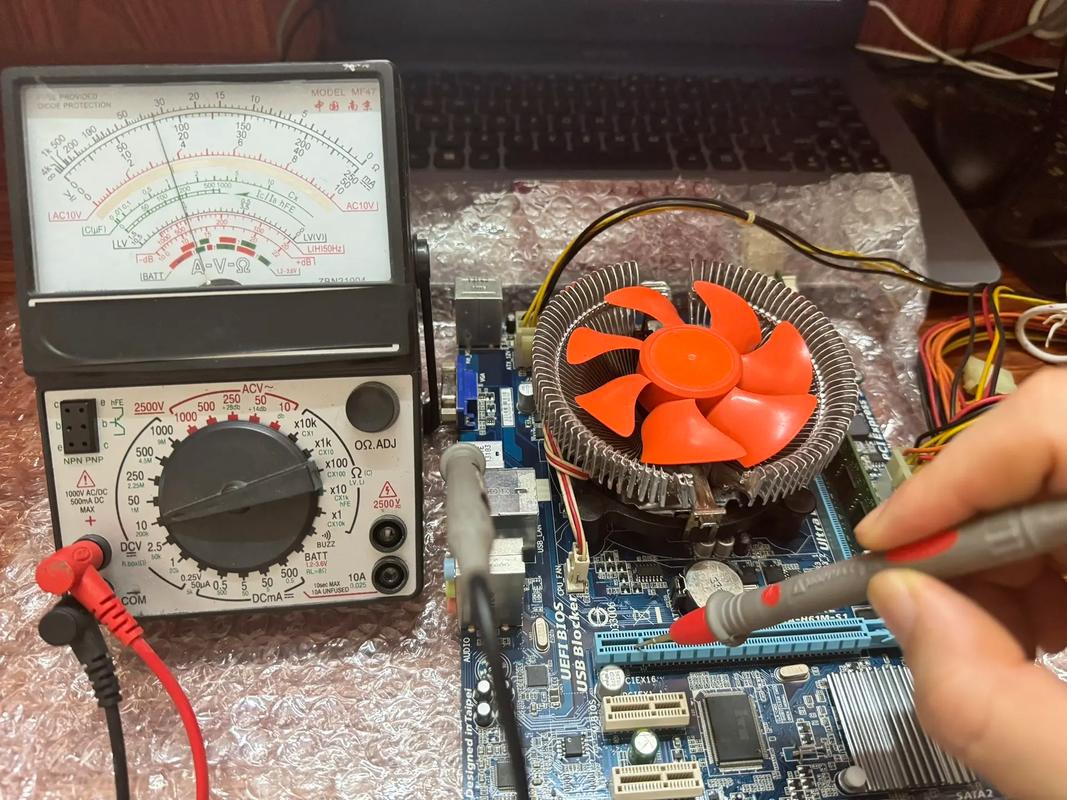 如何测试电脑主板上电源芯片的好坏