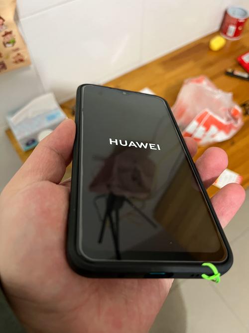 华为nova5pro液晶屏坏了。维修多少钱?值得维修吗?