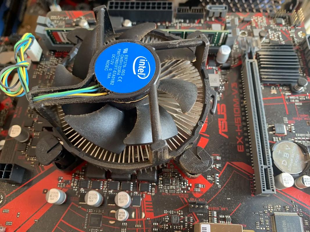 为什么3200的内存条,显示只有2133频率?主板如何开启XMP提升内存...