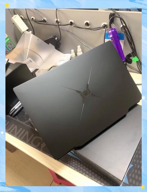 荣耀猎人游戏本V700评测:散热能控制,那大型游戏会卡顿吗?