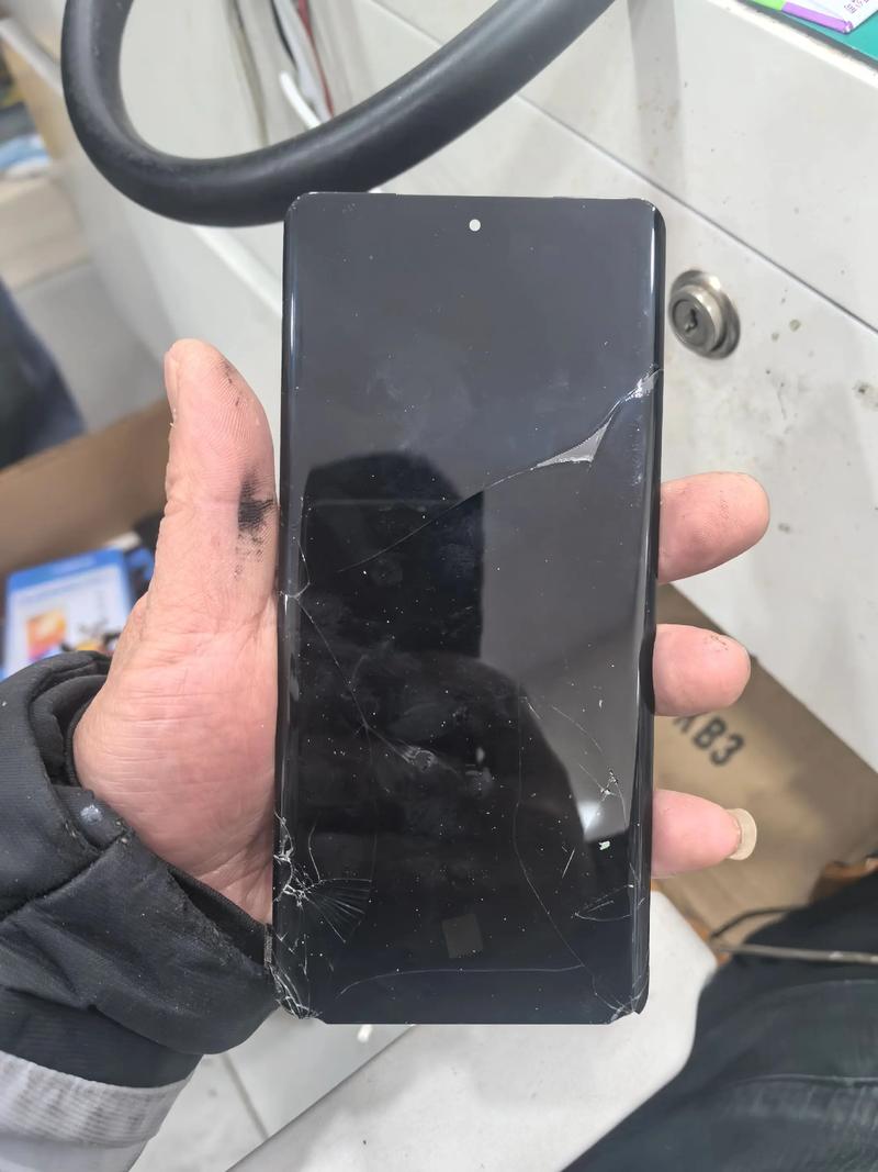 4个镜头.oppo屏幕需要多少钱一个