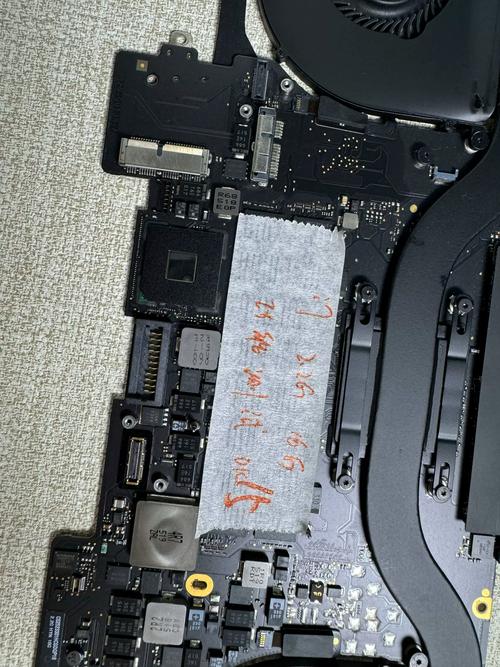 a1534苹果笔记本哪一年