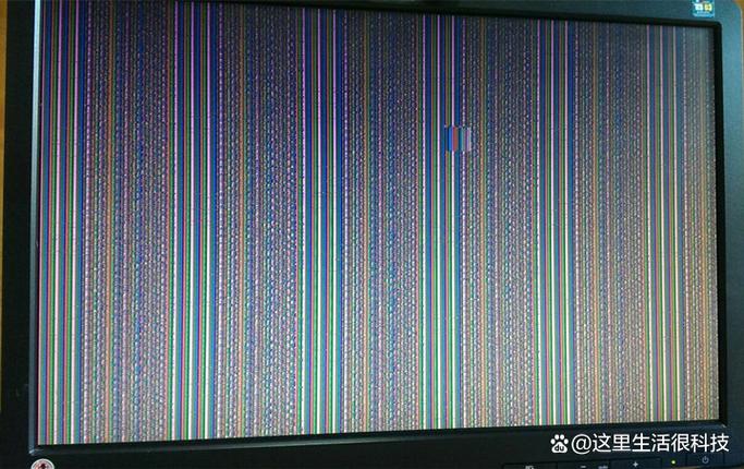 电脑花屏的原因及解决办法