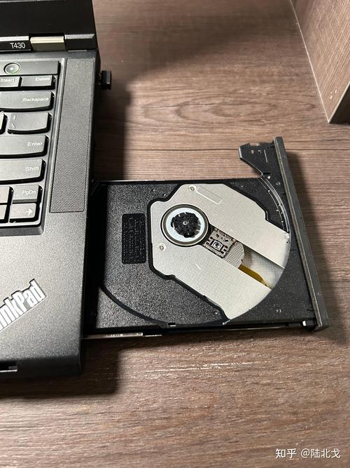 笔记本电脑有光驱的和没有光驱的优缺点对比