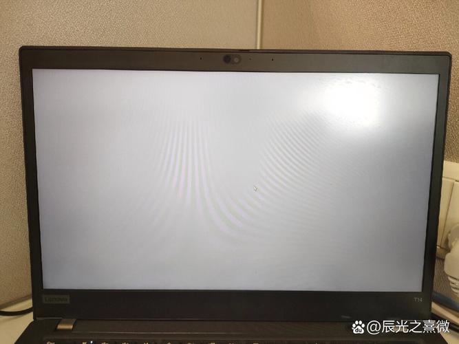 联想s710一体机电脑开机白屏如何解决?