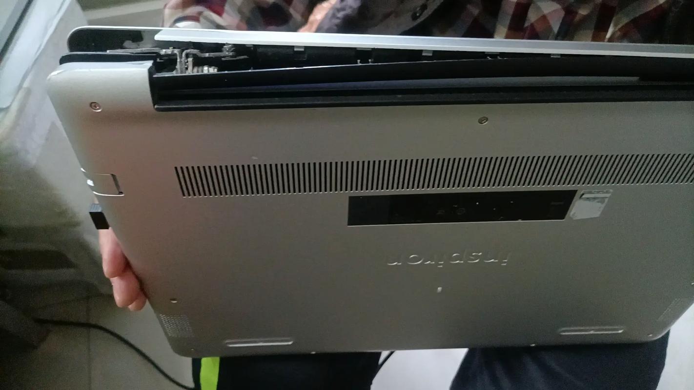 华硕电脑后壳碎了,售后可以更换吗?