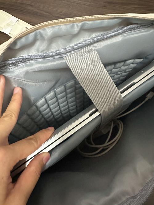 笔记本放包里的正确方式