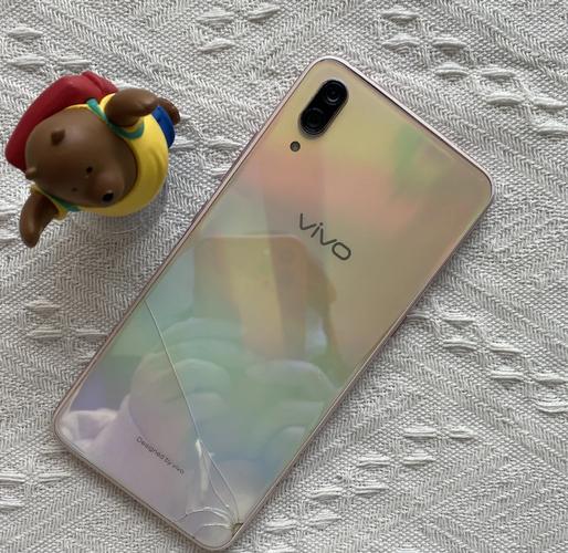 vivox23幻彩版和vivox23屏幕大小一样吗