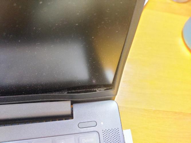 笔记本屏轴处的外壳裂可怎么办