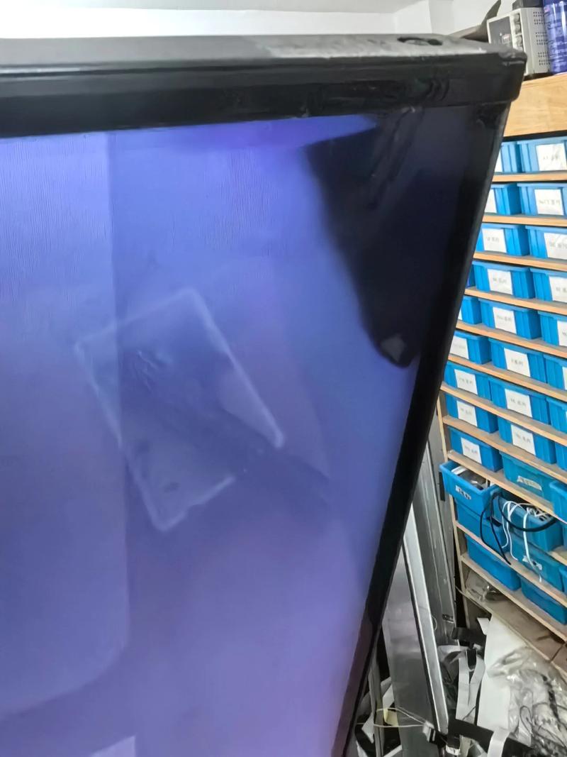 显示器屏幕坏了能修吗