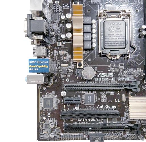 华硕b85主板配ddr3内存还是ddr2内存?