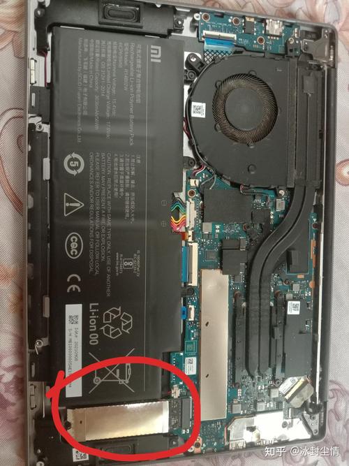 电脑硬盘在哪里?