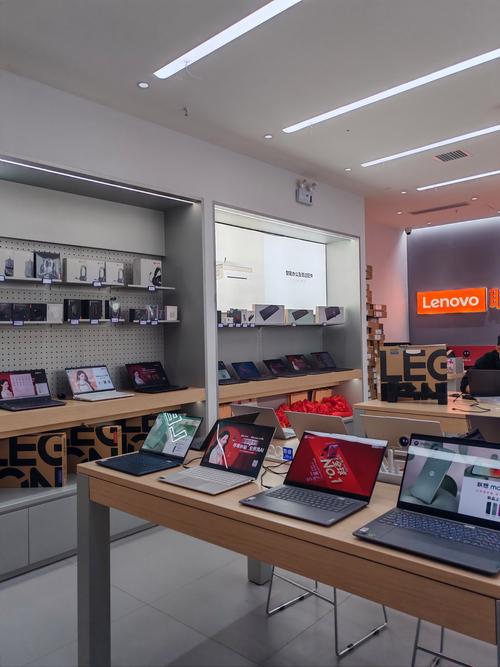 ...联想的。请问联想实体专卖店买好还是在京东商城买好?哪个最实惠...