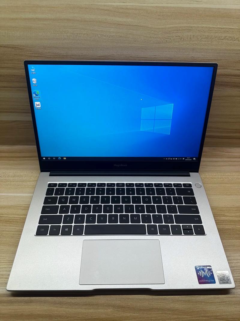 14寸笔记本分辨率是1366×768,还是1600×900比较好好