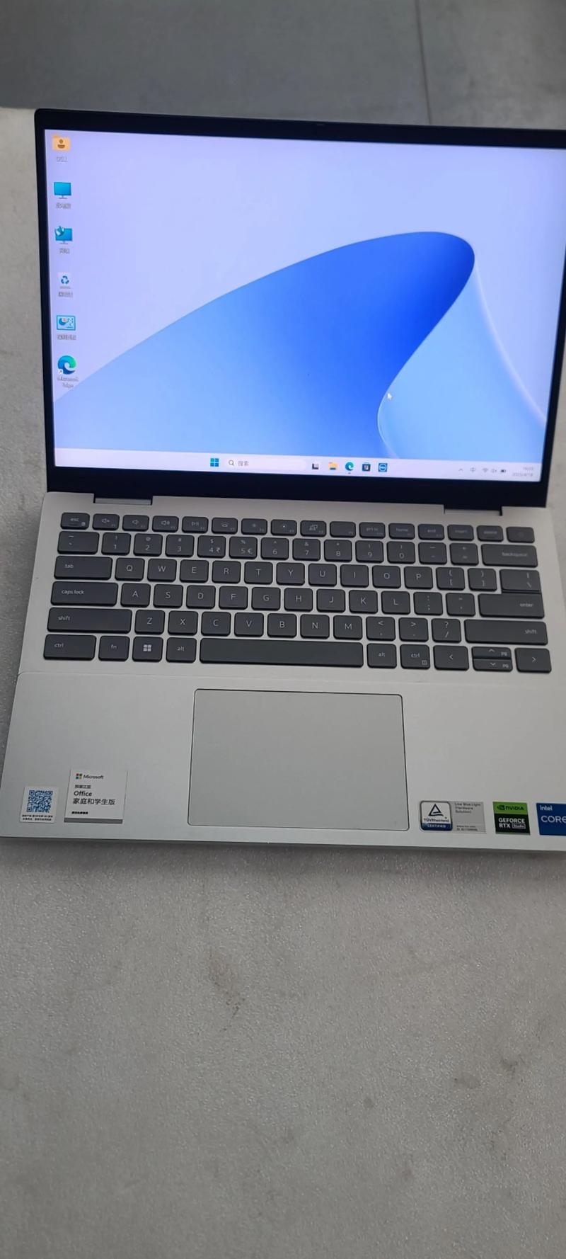 戴尔灵越13pro可以触屏吗