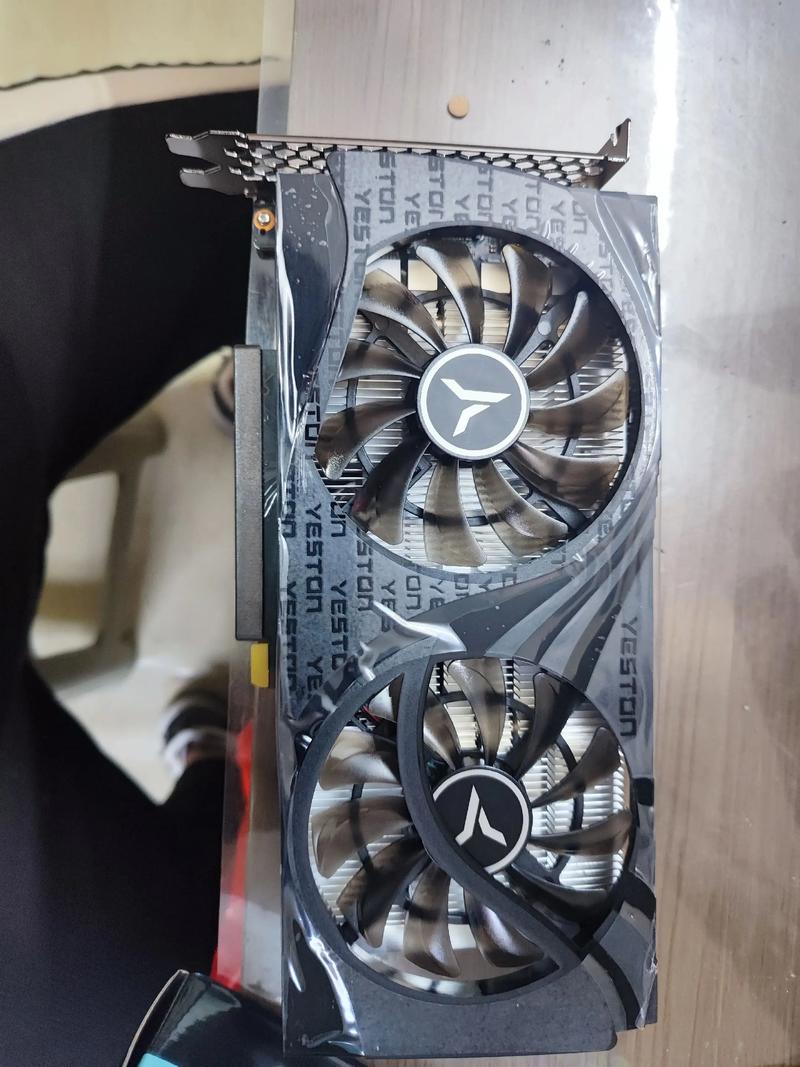 盈通RX590游戏高手显卡+海盗船复仇者LPX内存条-购买最佳费用