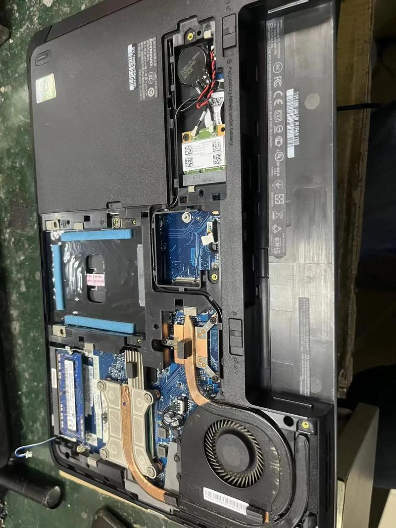 联想电脑风扇怎么拆开