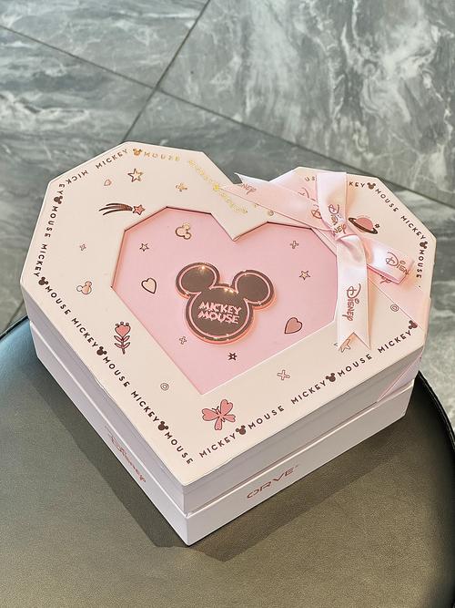 要给初一女生送礼物,选什么好