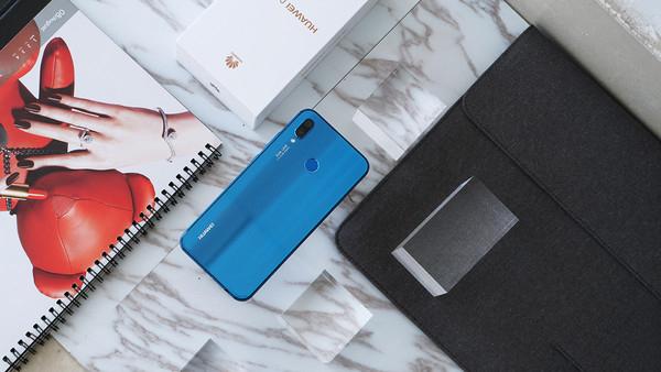 魅族的E3和E3C有什么区别???