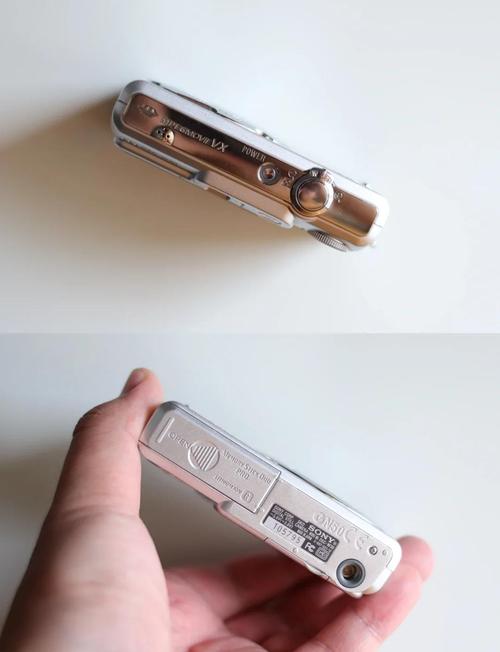 索尼w320可以直接传照片到手机吗?