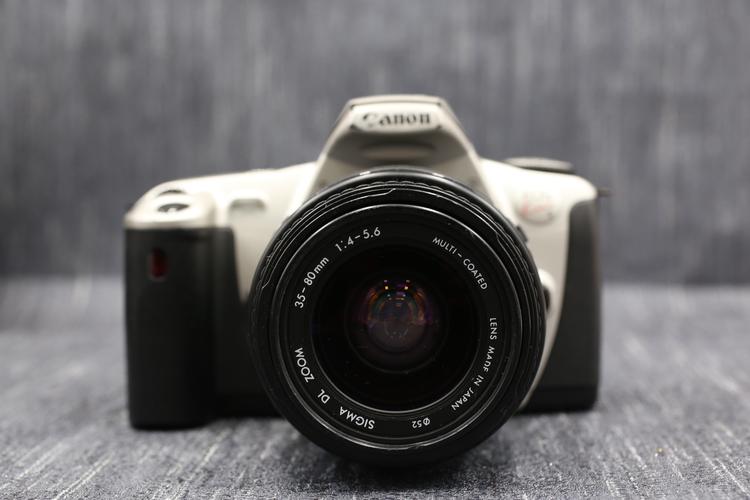 单反相机需要胶卷吗?