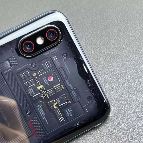 小米8ud是探索版吗